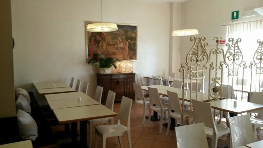 Hotel Europa Pallazzolo sullʼOglio المظهر الخارجي الصورة